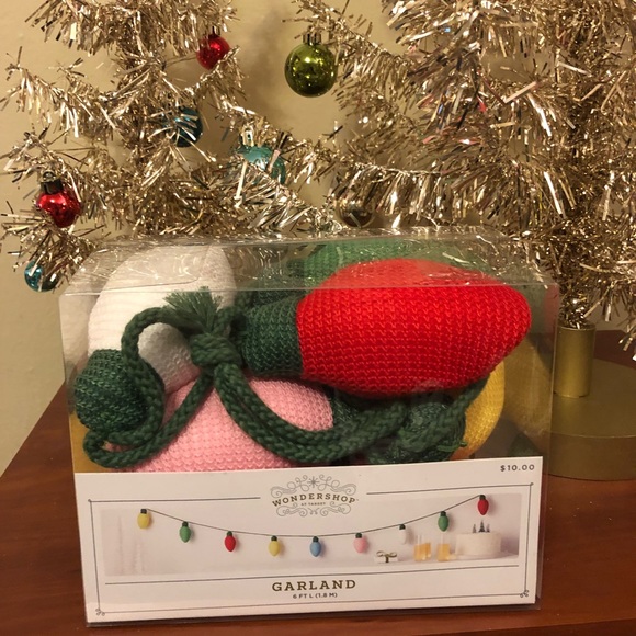 Target Other - Target Wondershop Knit Light Bulb Garland